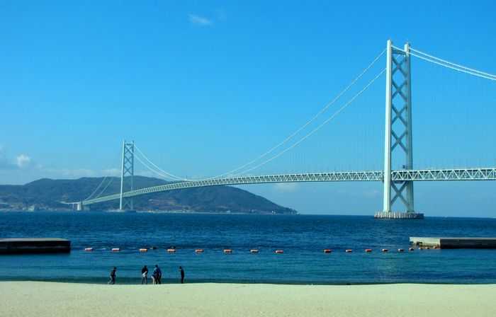 世界上目前最长的吊桥-明石海峡大桥