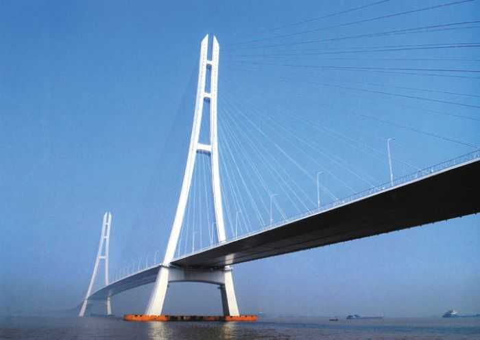 世界第一座弧线形钢塔斜拉桥-南京长江三桥